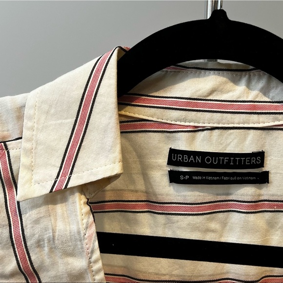 UO Lennox Surplice Crop Blouse - Picture 4 of 10